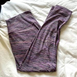 Lululemon Size 10 cropped legging.